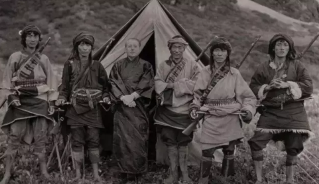 远离人群，住在雪山下的原始村庄，这才是真正的丽江！