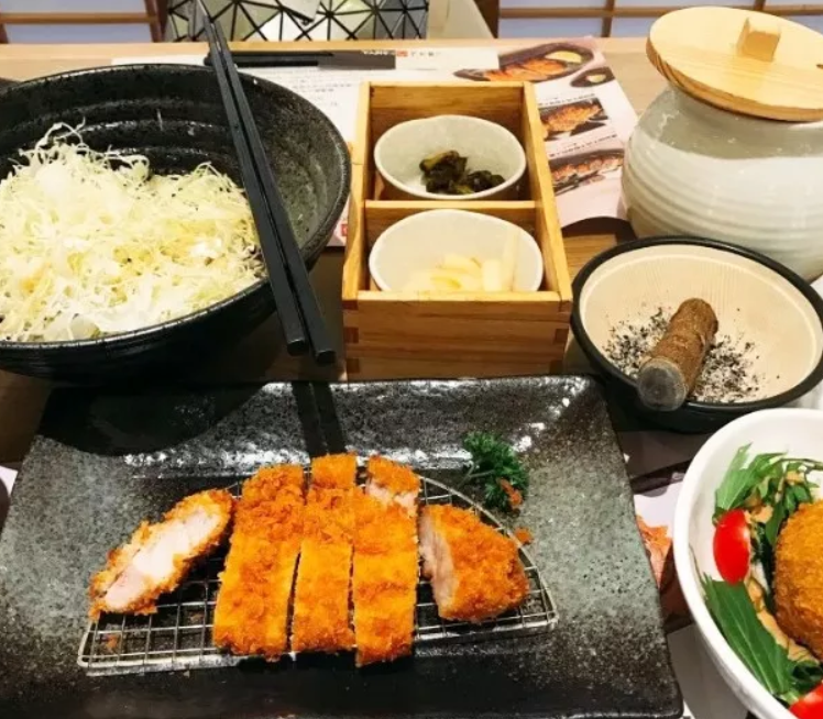 扒一扒地铁10号线附近的美食!逛吃逛吃根本停不下来!