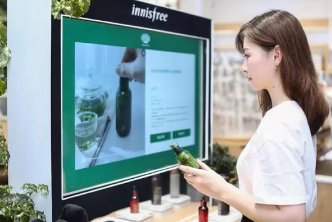 卖咖啡、做公益、还做黑科技?这个美妆品牌简直太会玩!