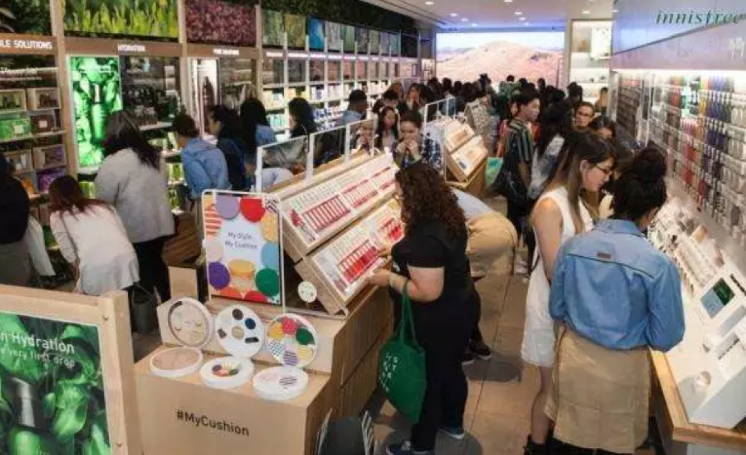 卖咖啡、做公益、还做黑科技?这个美妆品牌简直太会玩!