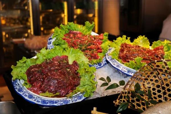 吃货福利：畅吃海鲜渔市 +30种环球美食！上海威斯汀大饭店大闸蟹+海鲜主题自助晚餐