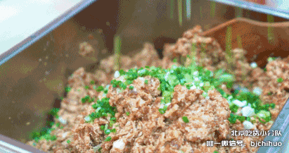 这家老包子铺只卖两种馅儿，却有5种蘸料？