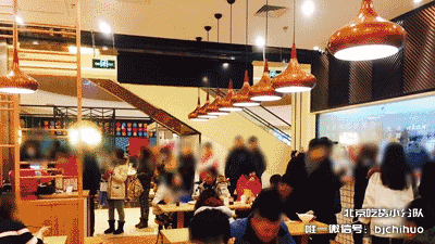 这家老包子铺只卖两种馅儿，却有5种蘸料？