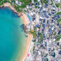 邂逅26℃盛夏！浙江舟山嵊泗智选假日酒店1晚住宿套餐（含双早餐+2大1小晚餐）