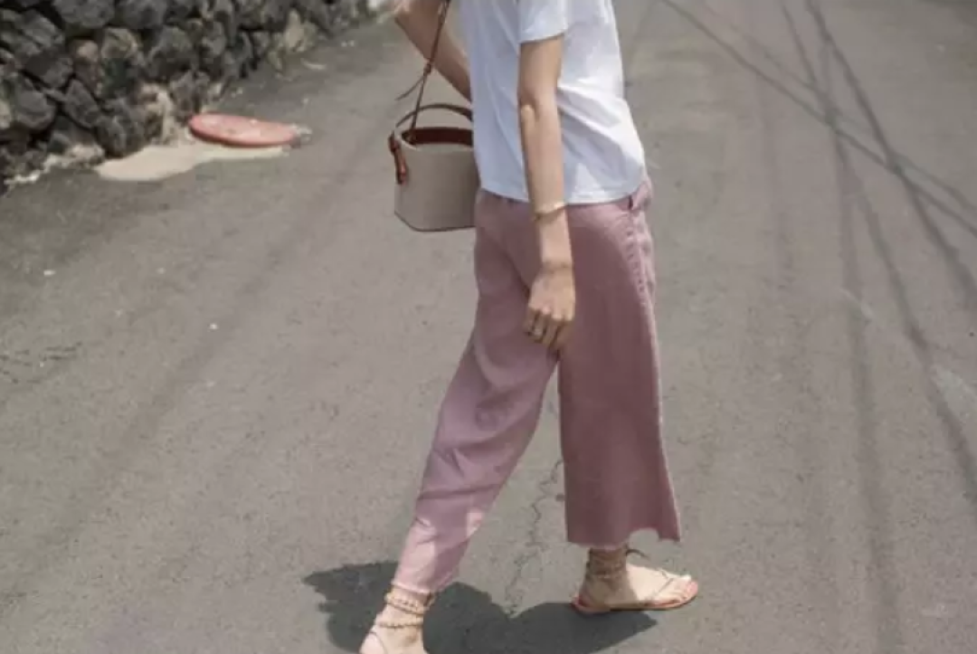 清新自然风,这两家小众港风服装店了解下!