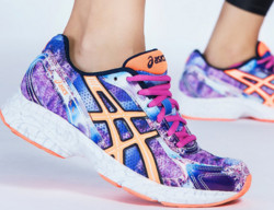 ASICS 亚瑟士 女缓冲跑步鞋