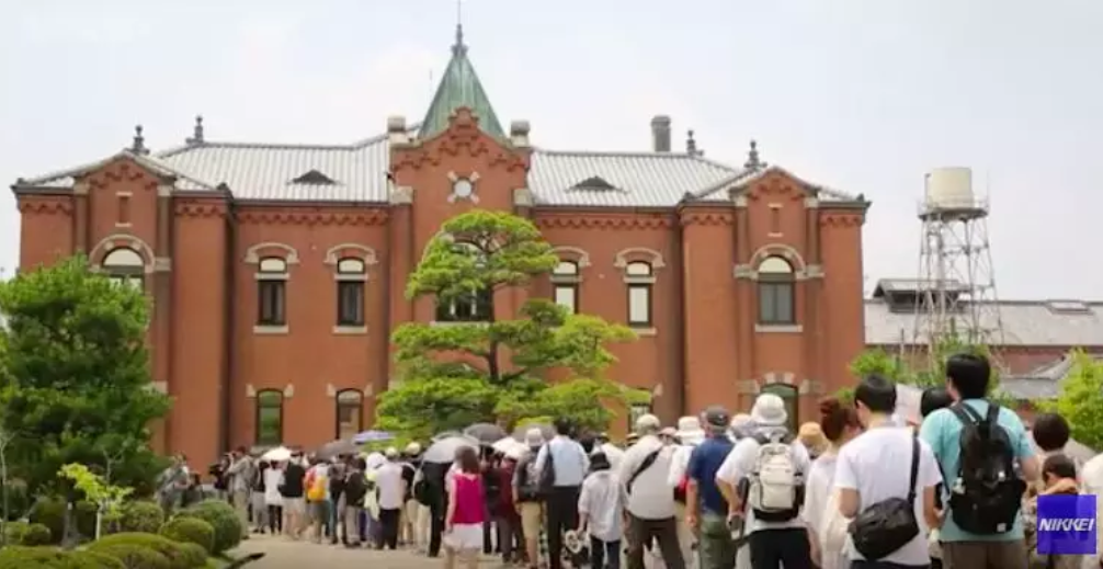 这到底是酒店还是监狱?