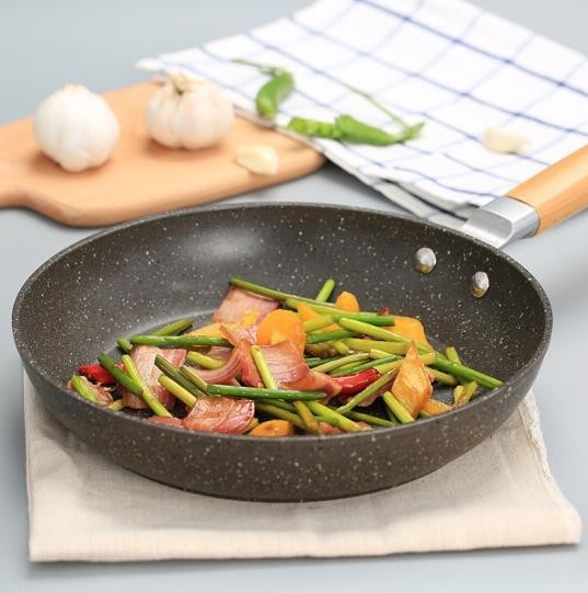 《食·用》No.4:说出来你可能不信 吃鸡平底锅也能做披萨