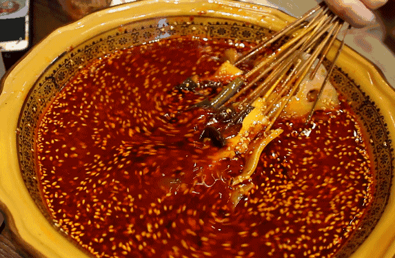 灵魂拷问：钵钵鸡、串串香、麻辣烫、冒菜、火锅的区别是啥？