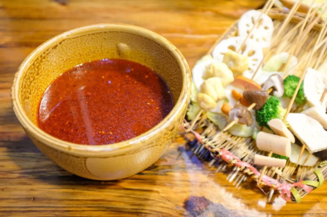 灵魂拷问：钵钵鸡、串串香、麻辣烫、冒菜、火锅的区别是啥？