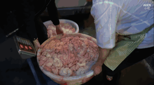 一碟又臭又香又上瘾的肥肠是怎样炼成的？