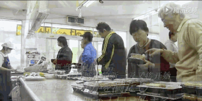 24小时都能吃到的猪扒便当,在这家便利店里看到了城市冷暖!