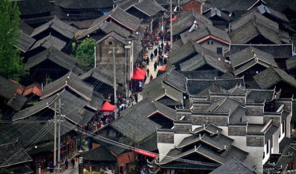 别赶路了,到这里歇一歇,找寻真正的古村落