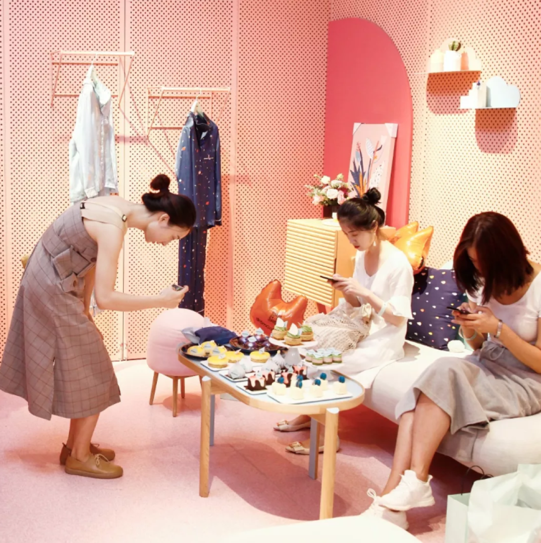 探店!看腻了性冷淡?我们找到一家少女心炸裂的店