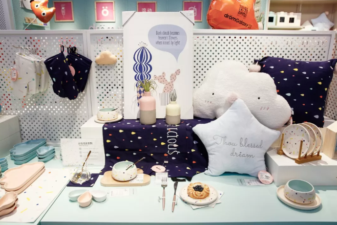 探店!看腻了性冷淡?我们找到一家少女心炸裂的店
