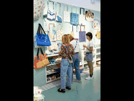 探店!看腻了性冷淡?我们找到一家少女心炸裂的店