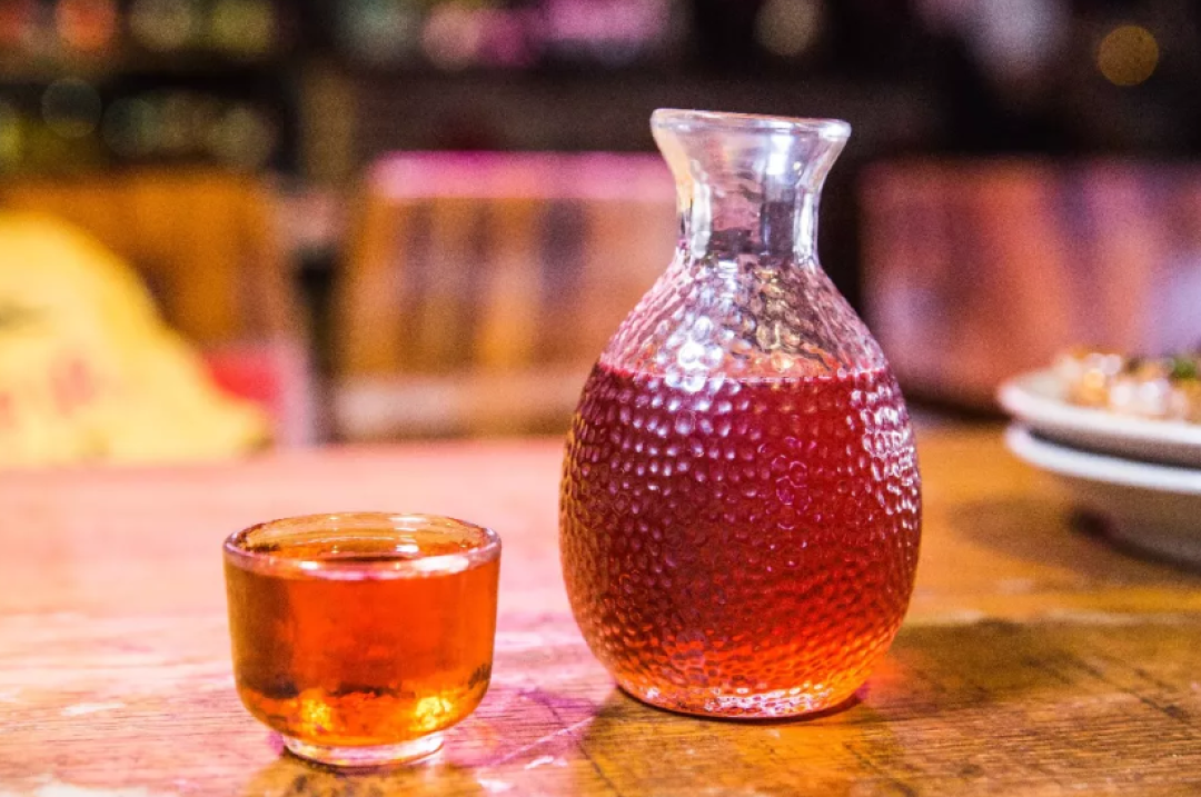藏在胡同深处却日日爆满!这家小酒馆简直让女孩子们把持不住!