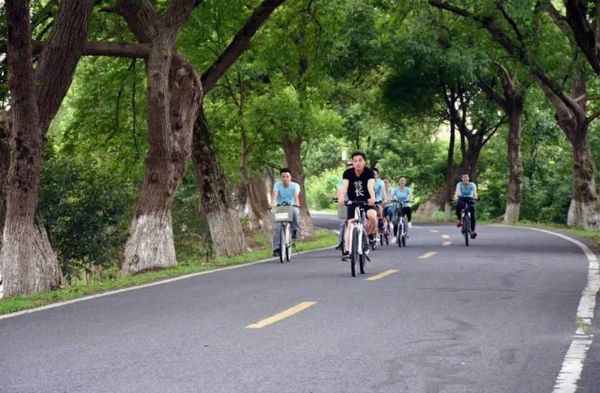 酒店特惠：距钱塘江仅15米，推窗可观大潮胜景！浙江海宁雷迪森钱江君廷酒店度假套餐