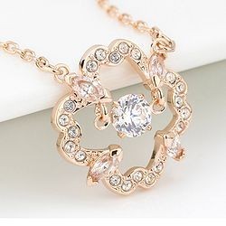 SWAROVSKI 施华洛世奇 5408439 跳动的心  四叶草项链+耳钉 组合套装