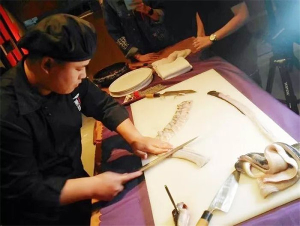 将太无二旗下首家创意火锅！北京饕爷鳗用 西川鳗鱼火锅双人套餐