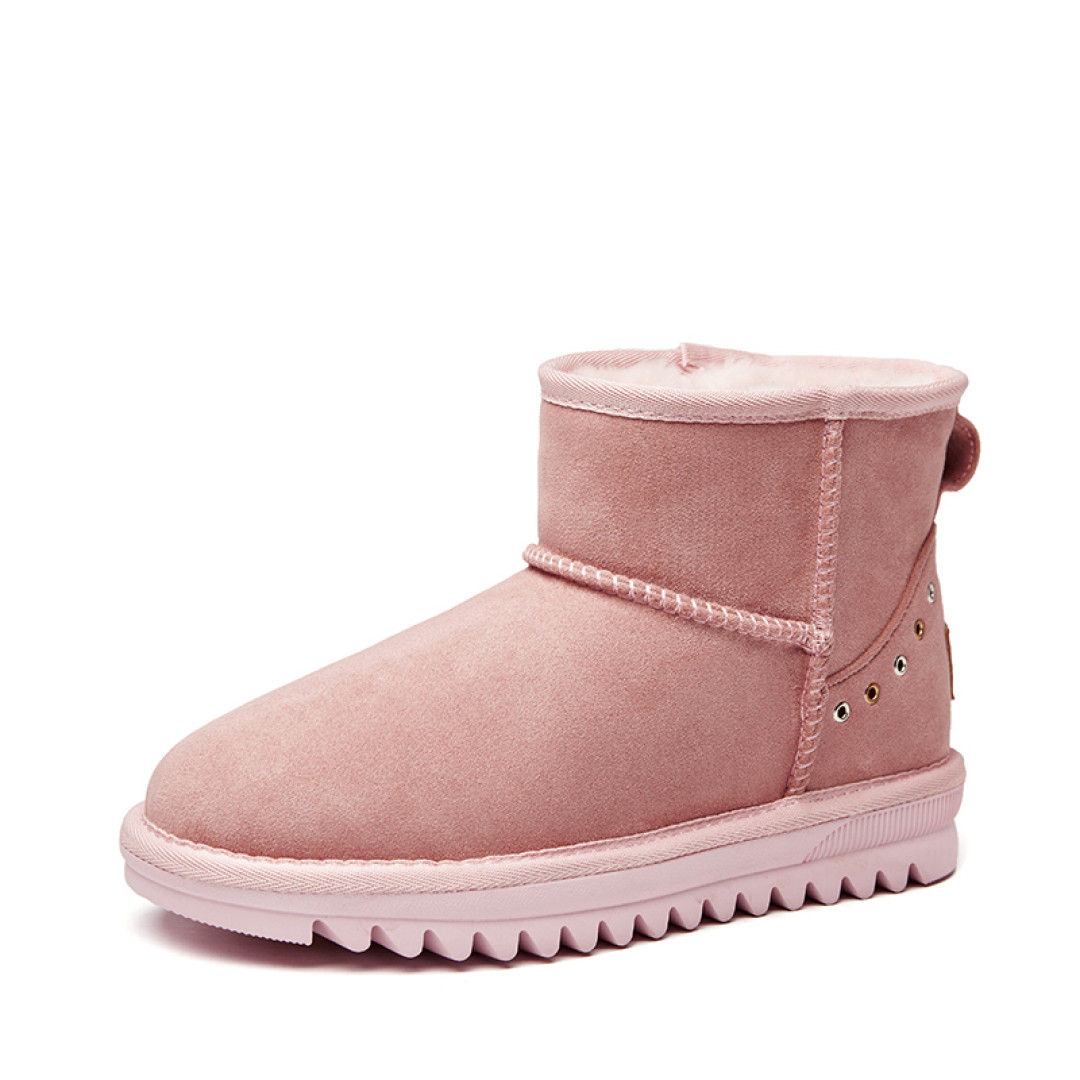 冬天谁还没有一双雪地靴！随便一套就是fashion的人~