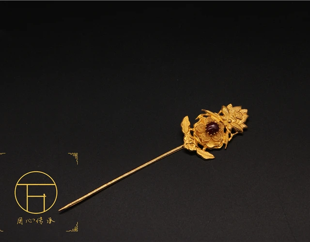 万宝德 银花丝镶嵌錾刻宝石花卉纹簪