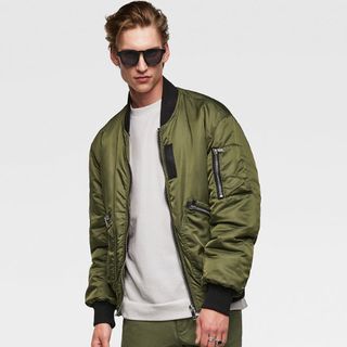 ZARA 04963350505 男士口袋饰圆领棉服