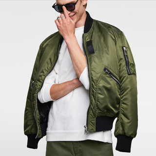 ZARA 04963350505 男士口袋饰圆领棉服