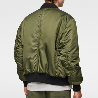 ZARA 04963350505 男士口袋饰圆领棉服