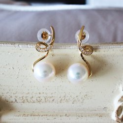 Akoya 海水珍珠 Elegant&Curve K18耳坠 8-8.5mm