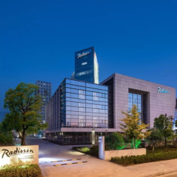 背靠460万㎡太湖湿地公园  苏州纽威丽筠酒店度假套餐（含自助早餐+家庭晚餐）