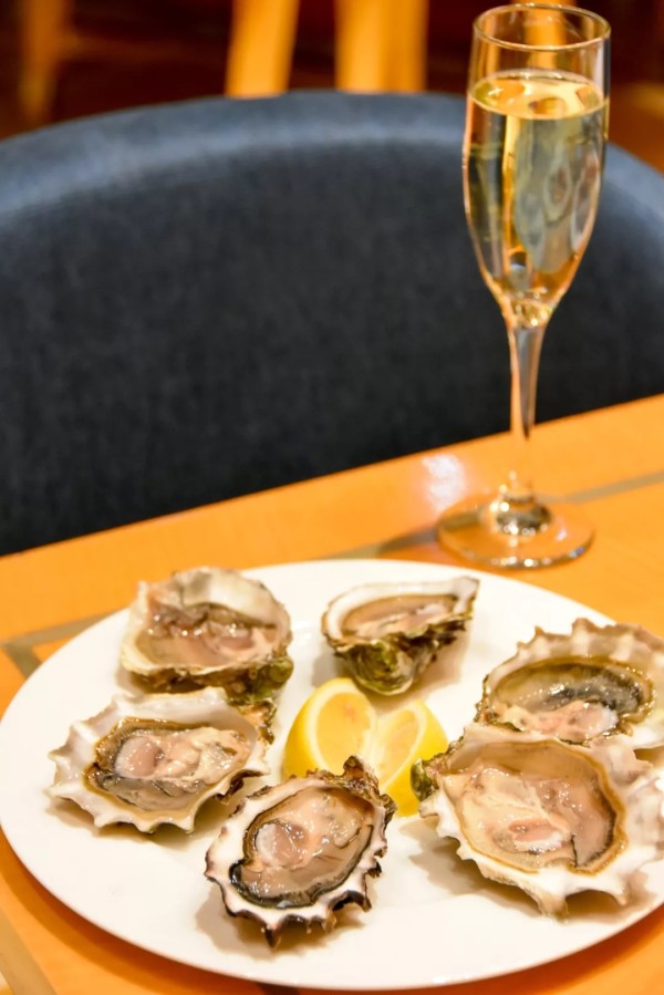 「星空自助」空降外滩!生蚝气泡酒+花胶鸡+M4澳洲牛排!上海威斯汀大饭店 海鲜主题自助晚餐