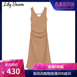 Lily Brown2018秋冬新品 气质不规则露背V领无袖连衣裙LWCO183022