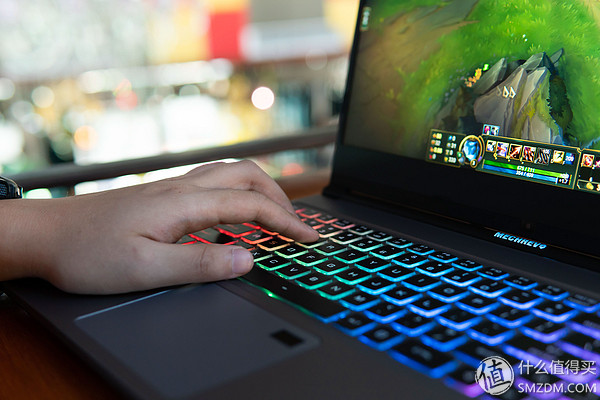 MECHREVO 机械革命 Z2 Air 15.6英寸游戏笔记本(i7-8750H、8GB、512GB、GTX1050Ti、72%)