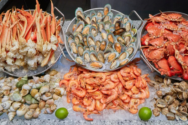 深夜食堂:5种口味小龙虾畅吃,抖音爆款铜锅牛蛙登场!上海五角场凯悦酒店小龙虾自助餐