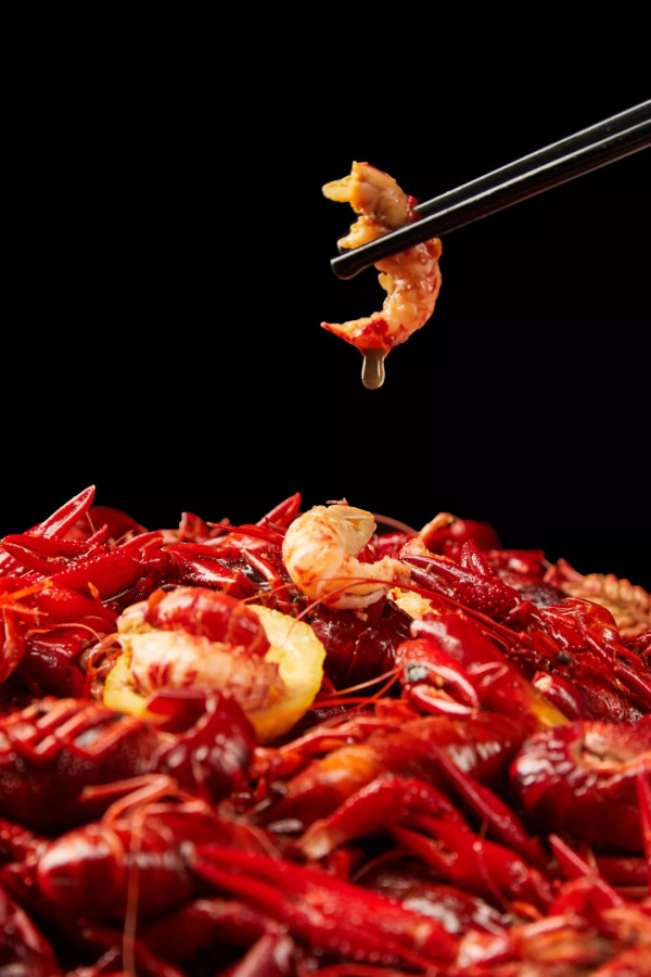 深夜食堂:5种口味小龙虾畅吃,抖音爆款铜锅牛蛙登场!上海五角场凯悦酒店小龙虾自助餐