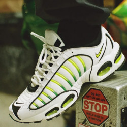 NIKE 耐克 AIR MAX TAILWIND IV 男子运动鞋