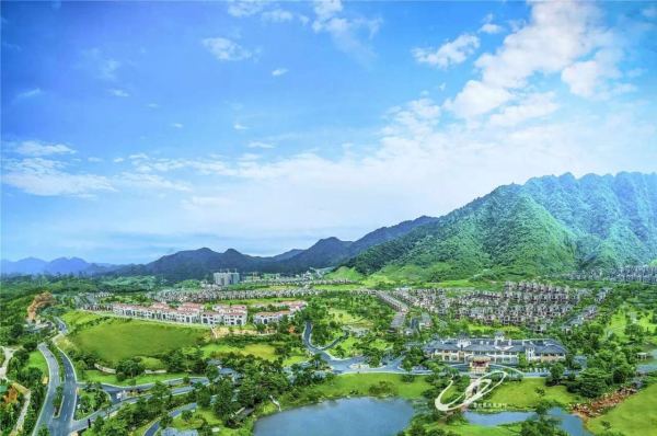 泡养生温泉,享亲子水乐园!广东佛冈碧桂园假日温泉酒店(含早)
