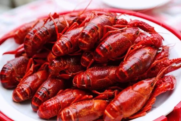 畅吃!5种口味小龙虾、9种海鲜刺身 苏州纽威丽筠酒店小龙虾自助晚餐