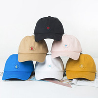 维多迪纳（vedordna）帽子男女同款棒球帽数字绣花情侣鸭舌帽防晒遮阳帽街头嘻哈帽 MZ166 均码可调节 黑色