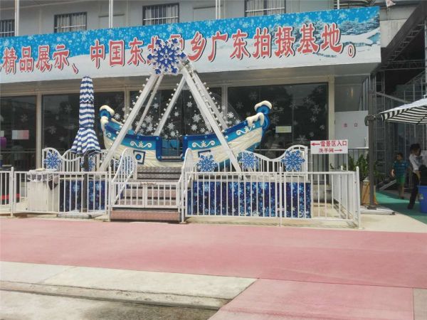 来广州看雪，大型室内飘雪乐园！越美冰雪大世界