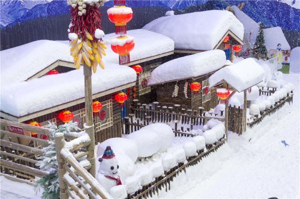 来广州看雪，大型室内飘雪乐园！越美冰雪大世界