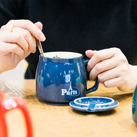 新居意 马克杯咖啡杯陶瓷杯子情侣水杯牛奶杯居家办公室茶杯早餐麦片杯 都市杯 蓝色 带盖带勺