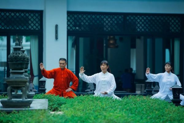 住在热带雨林间，一房一景一露台！西双版纳悦椿温泉度假酒店2晚行政套房+双早+双晚+温泉体验