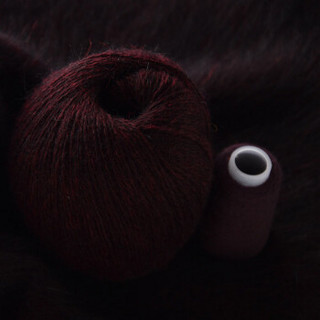 牧心 羊绒线 长毛毛线 14/2中粗线 手编机织均可 婴儿宝宝毛线 围巾线Z06 黑红花