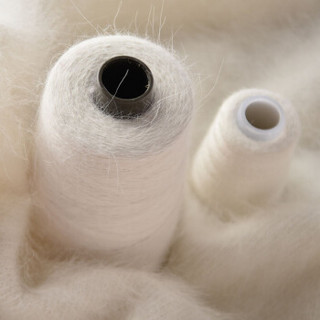 奥丝布莱特 羊绒线 长毛毛线 14/2中粗线 手编机织均可 婴儿宝宝毛线 围巾线J06 纯白色