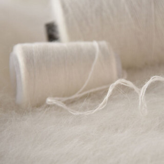 奥丝布莱特 羊绒线 长毛毛线 14/2中粗线 手编机织均可 婴儿宝宝毛线 围巾线J06 纯白色