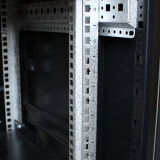 神盾卫士 网络机柜9u壁挂式交换机弱电监控小机柜0.5米SH0509