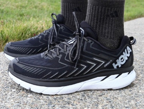 hoka one one clifton 4 wide