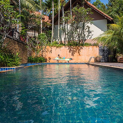 泰国普吉岛卡尼塔度假酒店和别墅